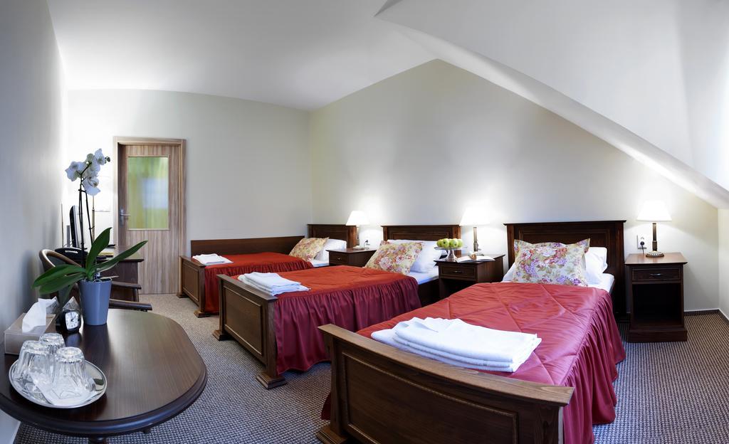 Hotel Pod Zamkem Velké Meziříčí Szoba fotó